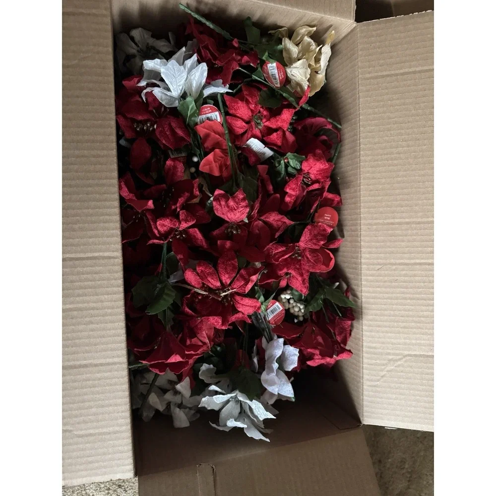 Box Of Assorted Fake Flowers‎